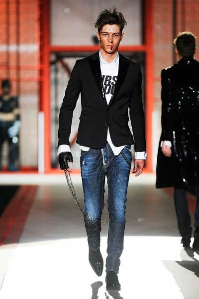 Look 36